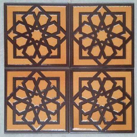 Altınay Cami Çinileri